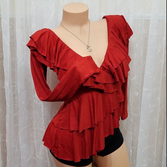 Gorgeous layered ruffle top - Picture 7 of 8